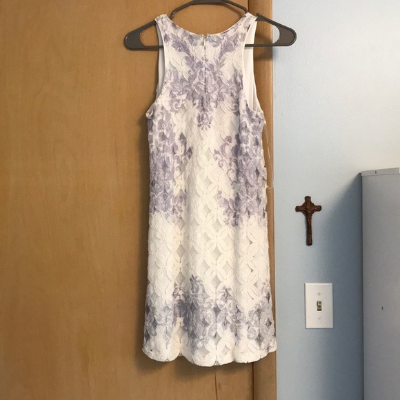 Purple and white lace Francesca’s dress - Picture 2 of 3